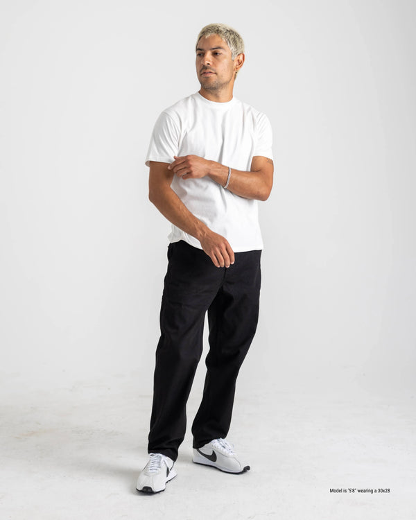 Short men's work pants with pockets